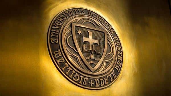 A photo of a University of Notre Dame insignia