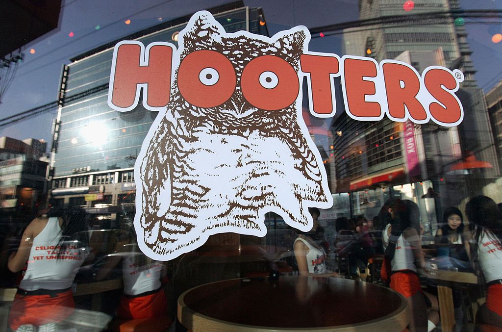 A general view of Hooters restaurant on January 12, 2007 in Seoul, South Korea. The famous US restaurant is preparing to open for the first time in South Korea on January 18. (Photo by Chung Sung-Jun/Getty Images)