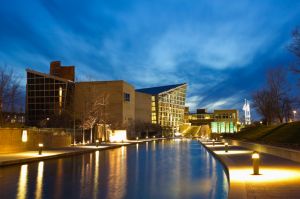 USA, Indiana, Indianapolis, Skyline with Indiana State Museum