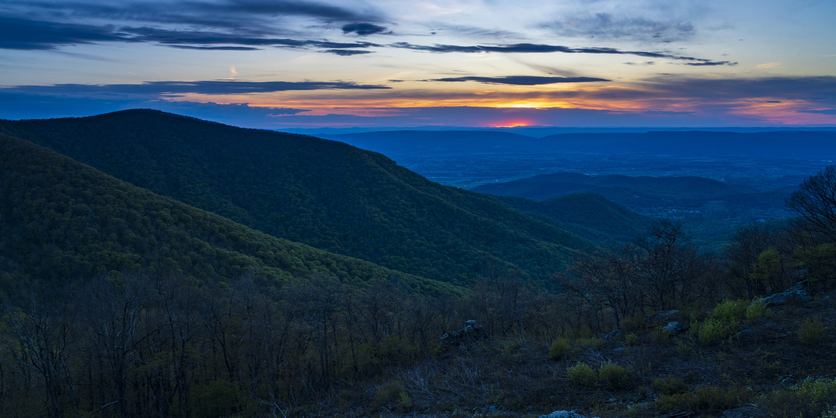 Sunset scenic views from Skyline National Park showing Aerial view of Shenandoah Forest and Blue Ridge Mountains