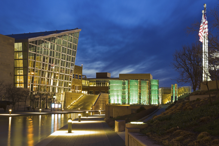 USA, Indiana, Indianapolis, Skyline with Indiana State Museum