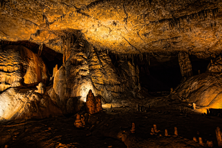 Marengo Cave US National Landmark