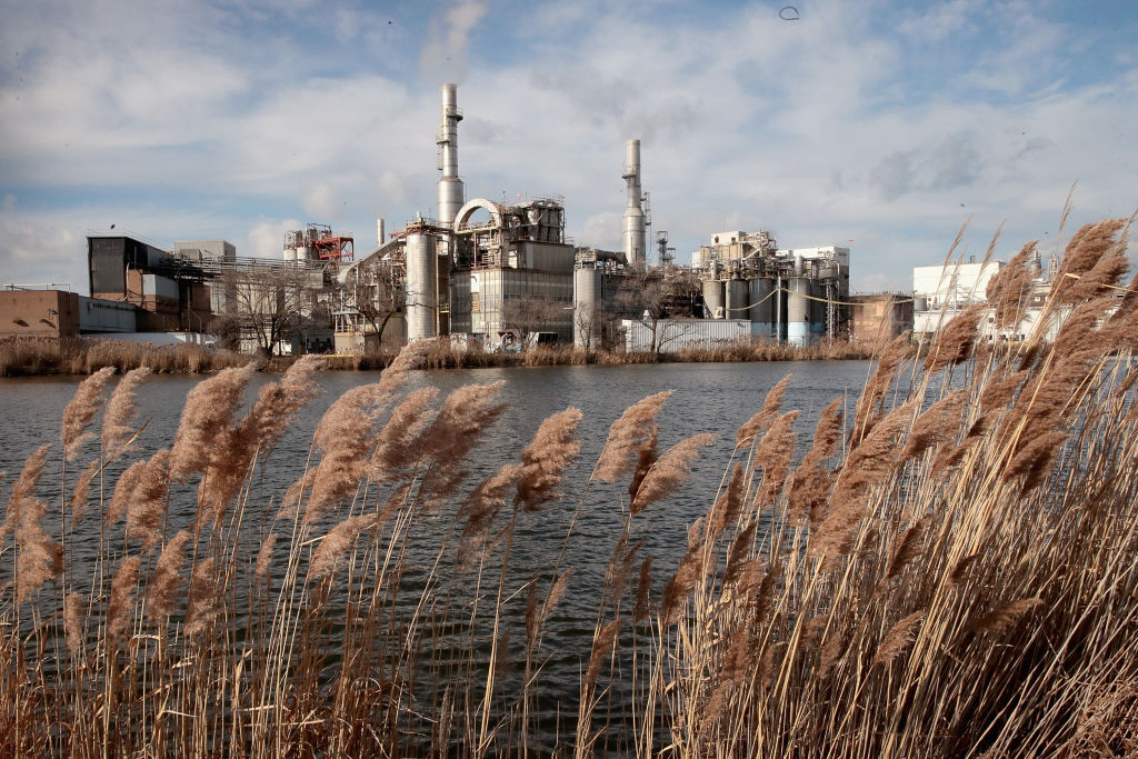 U.S. Carbon Emissions Rise 3.4 Percent As Surging Economy Expands