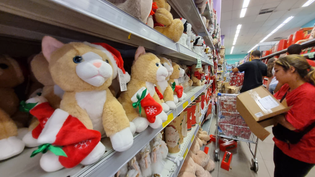 Consumers Looking For Christmas Products