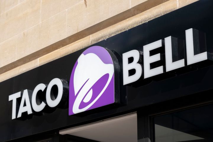 Taco Bell - 7,118 Locations