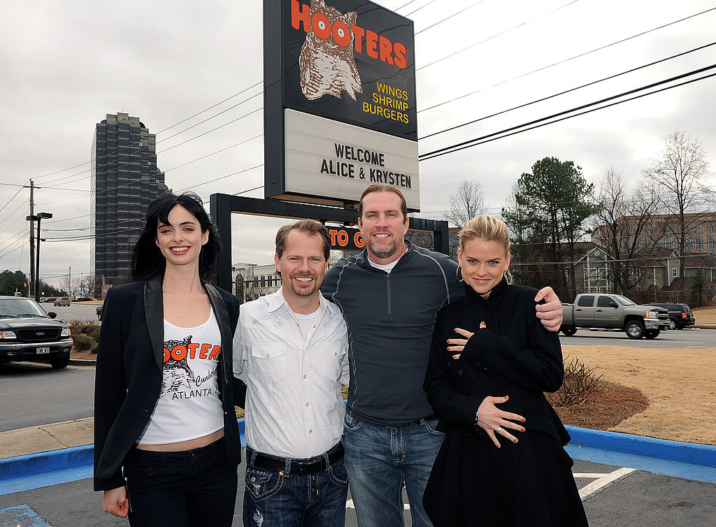Alice Eve & Krysten Ritter Become "Honorary Hooters Girls"