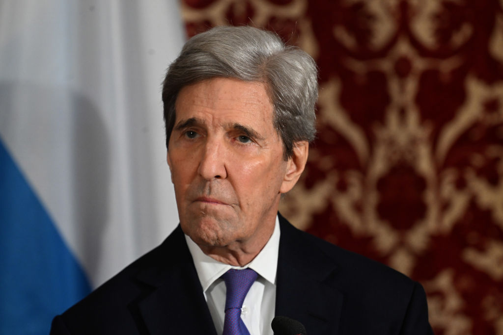 John Kerry says people would 'feel better' about the Ukraine war if Russia would reduce emissions