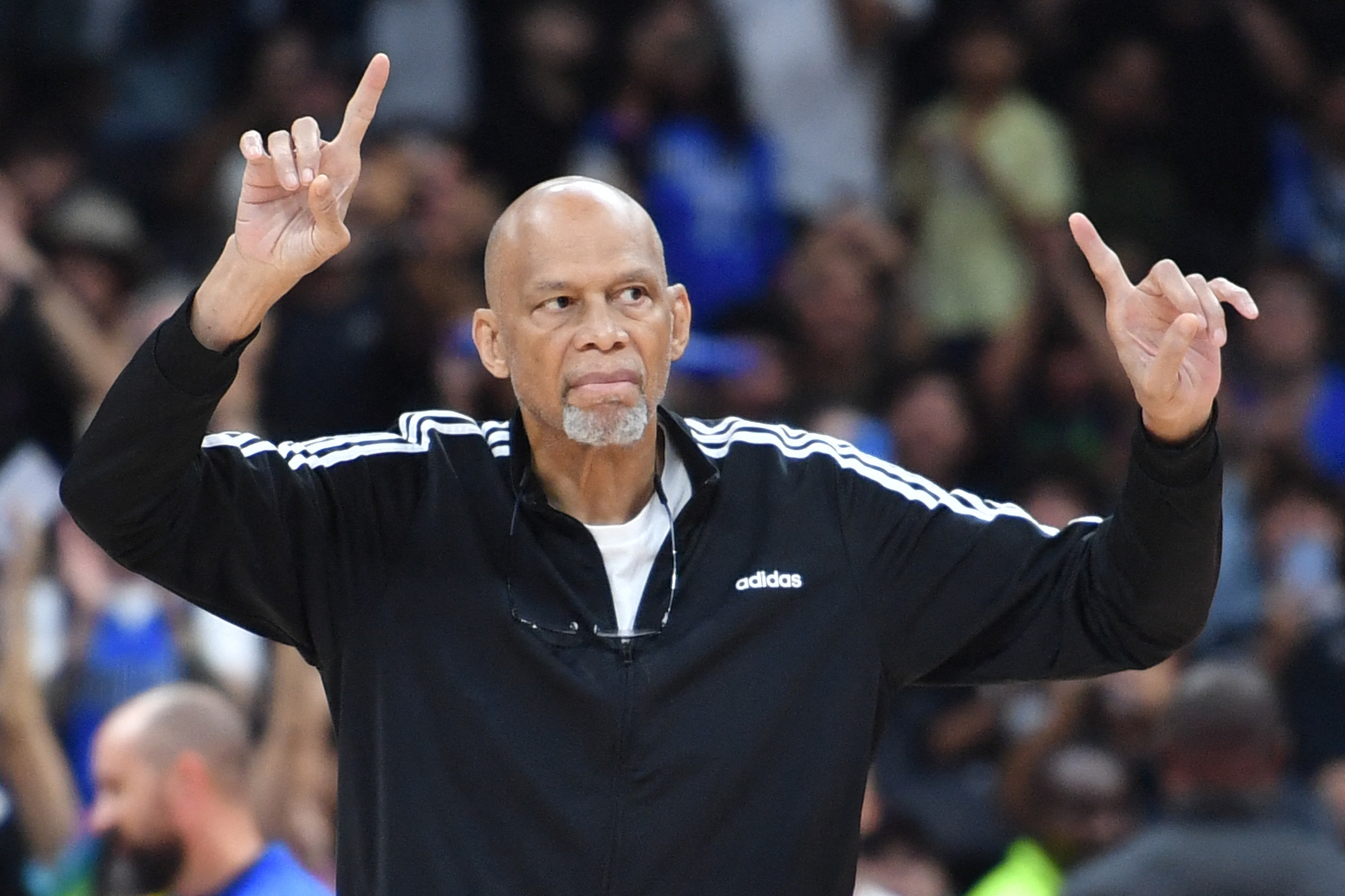 Tony will fly Kareem Abdul-Jabbar to watch Robbie Avila