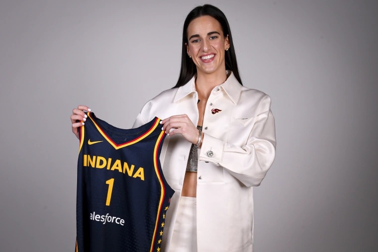 Creepy Caitlin Clark exchange by Indy Star columnist Gregg Doyel
