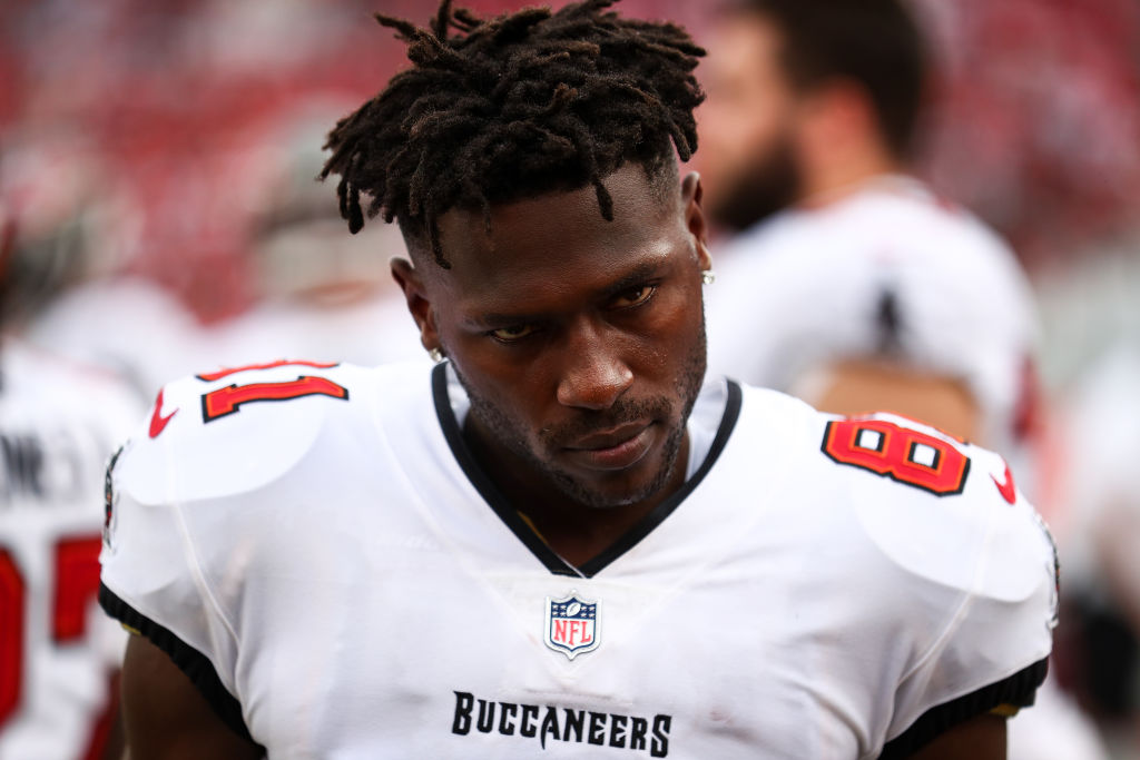 Caitlin Clark subject to misogynist attacks by ex-NFL star Antonio Brown