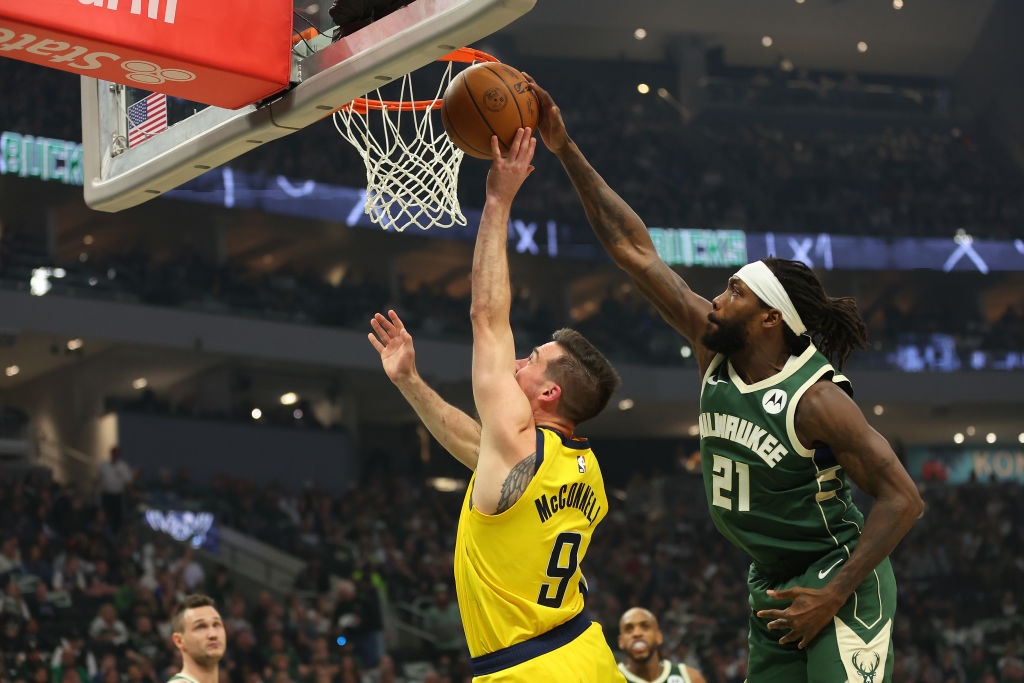 Pacers cannot close it out in Milwaukee