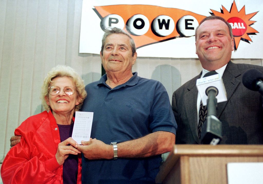 US-LOTTERY WINNERS WITH TICKET
