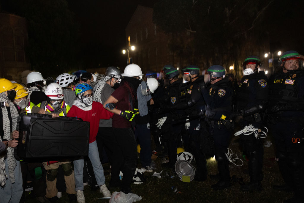 UCLA protesters already being set free... and getting breakfast.