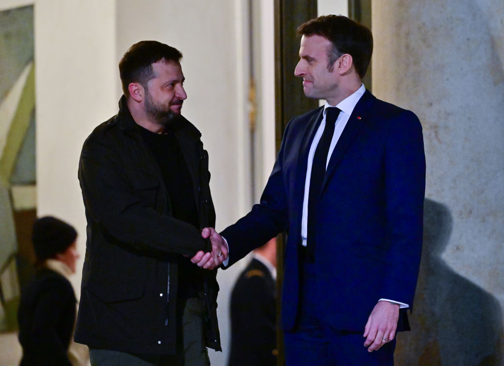 Macron to send troops to Ukraine?