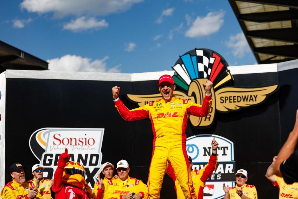 Alex Palou celebrate GP win