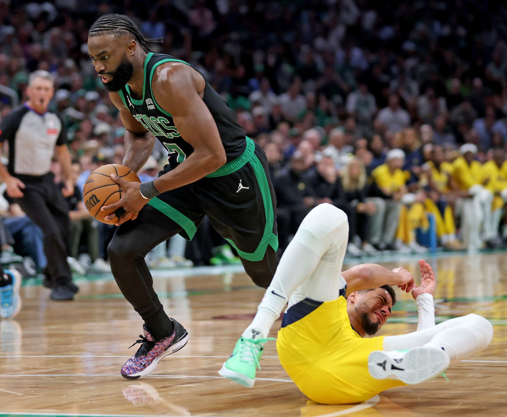 Celtics Take 2-0 Lead on Pacers, Haliburton Leaves Game With Leg Injury