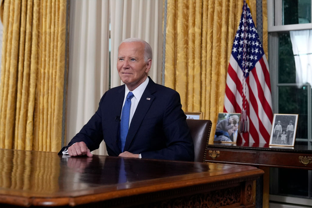 Biden praising the economy he's leaving us with