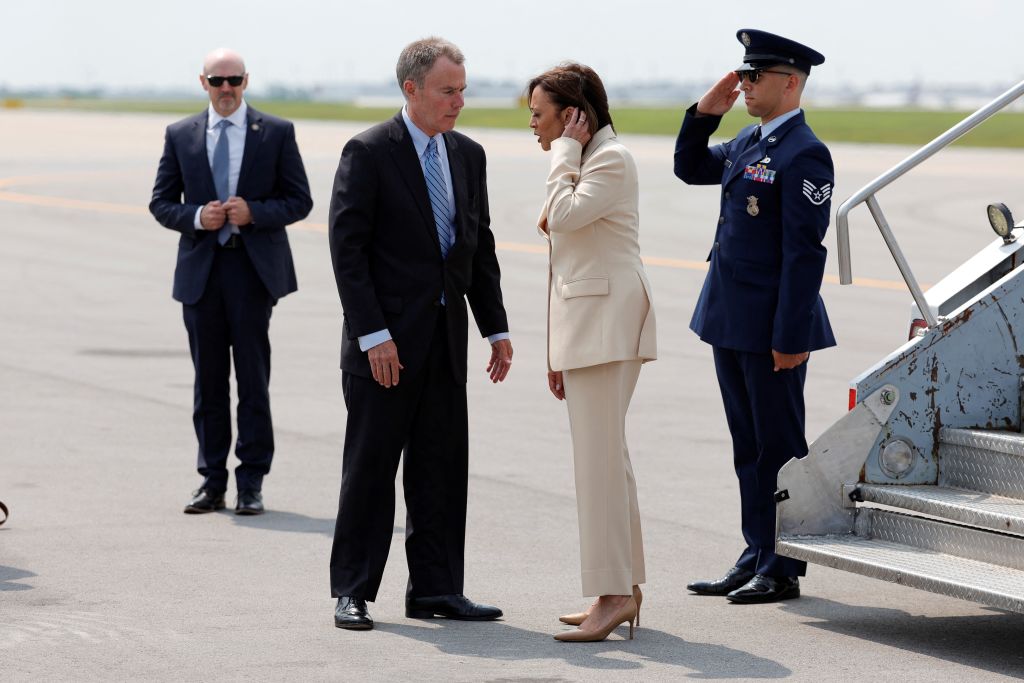 US-VOTE-POLITICS-HARRIS