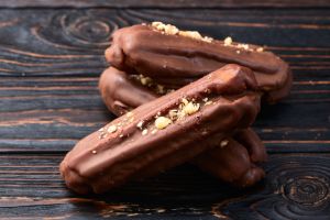 Classic french chocolate eclair