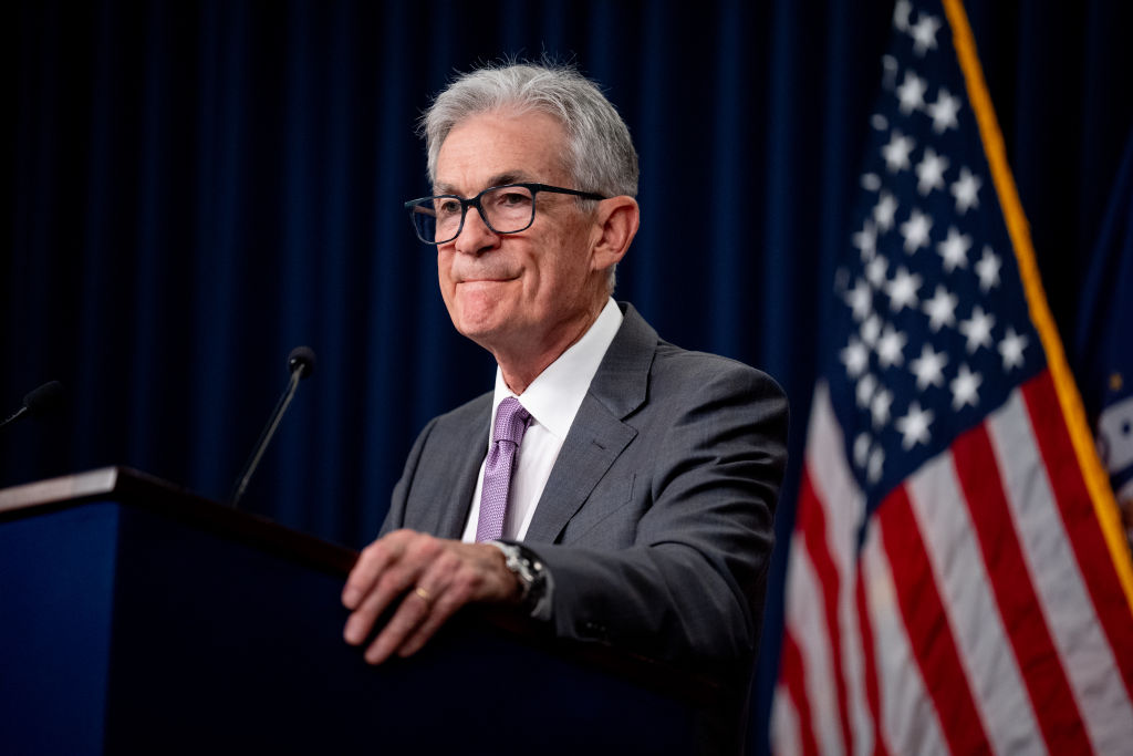 Fed to hold rates at current levels