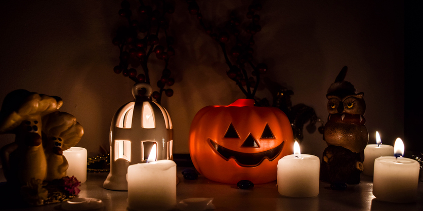 Neighbors complaining about woman who put up Halloween decorations out in September