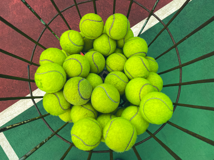 Tennis balls