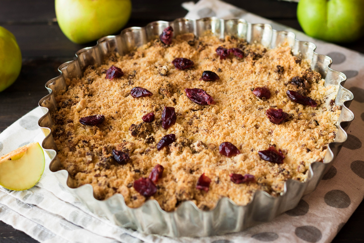 Apple crumble with dried cranberries