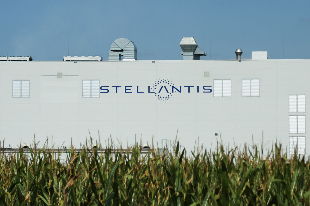 Stellantis CEO resigns