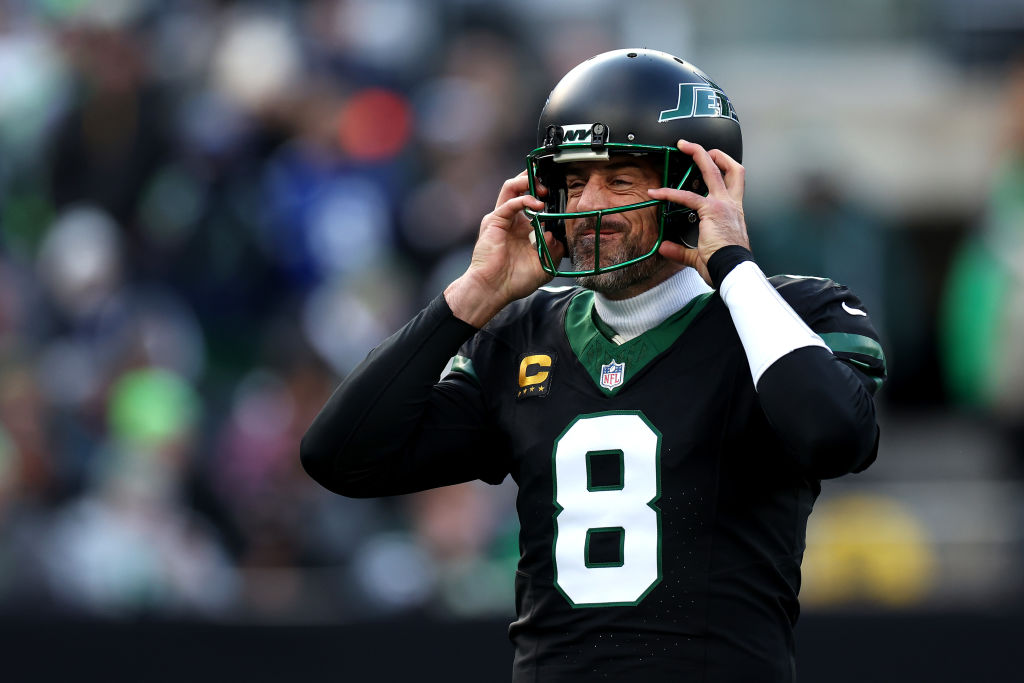 Aaron Rodgers continues to make statements that make him look like a jerk