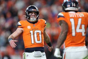 Indianapolis Colts v Denver Broncos