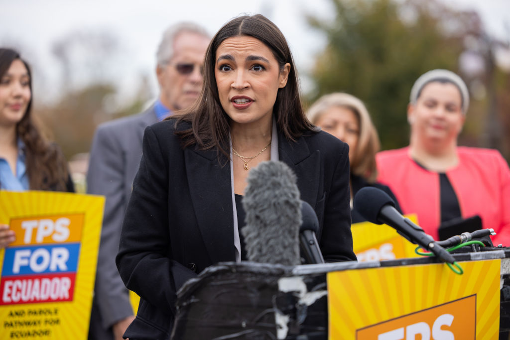 AOC loses key vote to Pelosi-backed Gerry Connolly for top Democratic spot on Oversight Committee