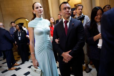 El Presidente de Ecuador Daniel Noboa y su esposa la primera dama Lavinia Valbonesi asisten a la inauguración