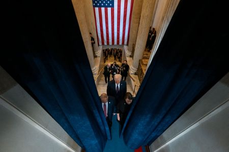 El Presidente electo Donald J. Trump entrando en el estado de su investidura.