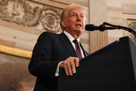 El presidente de EEUU, Donald Trump, habla durante los actos de investidura