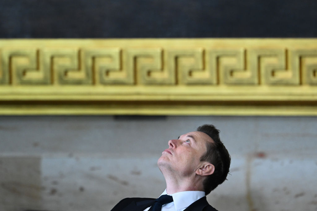 Elon Musk is awkward, not a nazi
