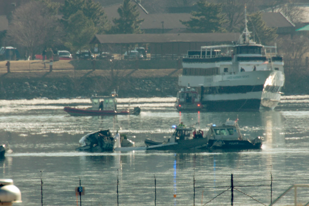 American Airlines Plane And Black Hawk Helicopter Crash Near Reagan National Airport
