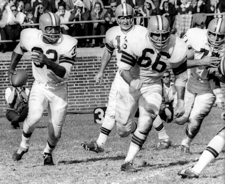 Eagles Battle Browns in 1965