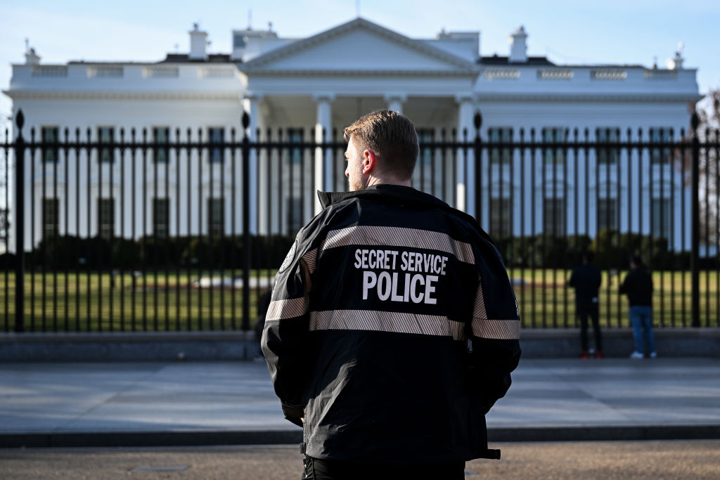 Suspect, from Indiana, shot by Secret Service