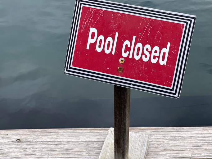 Pool close sign