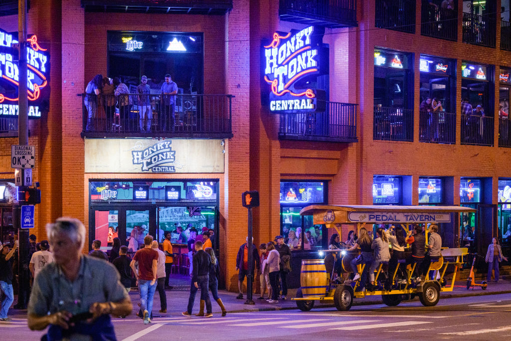 Indiana Man Robbed by Two Teenagers While on Broadway in Nashville