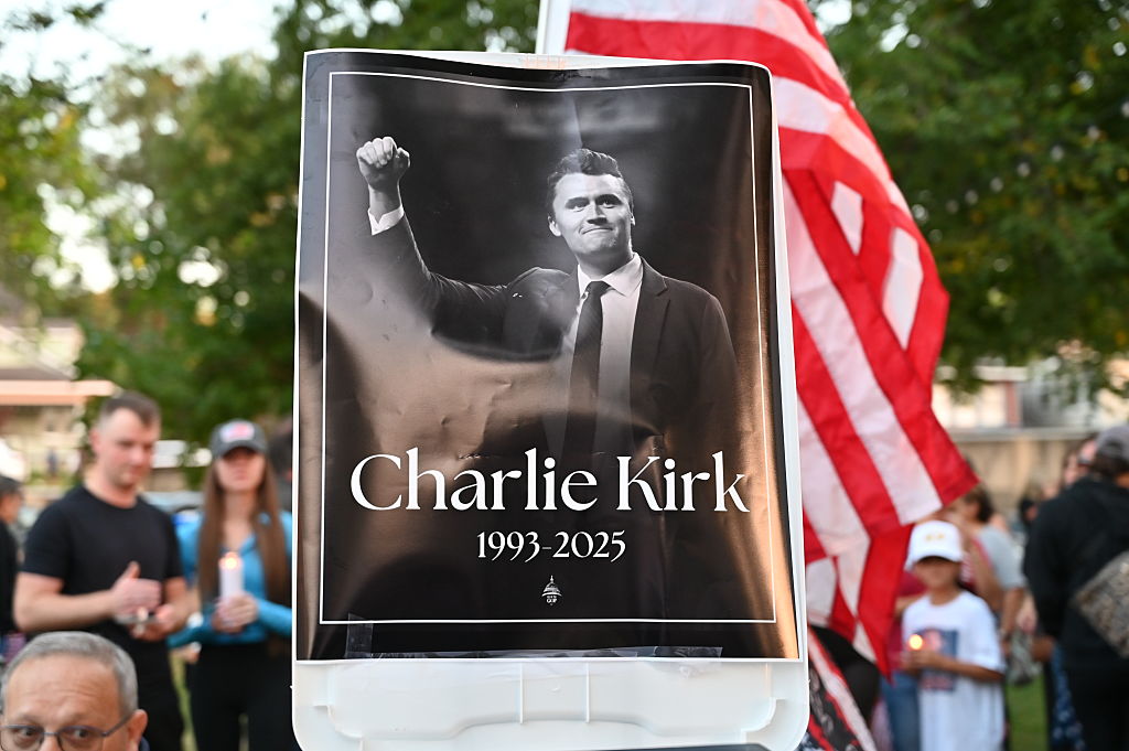 Charlie Kirk shooting: Vigil held in Illinois