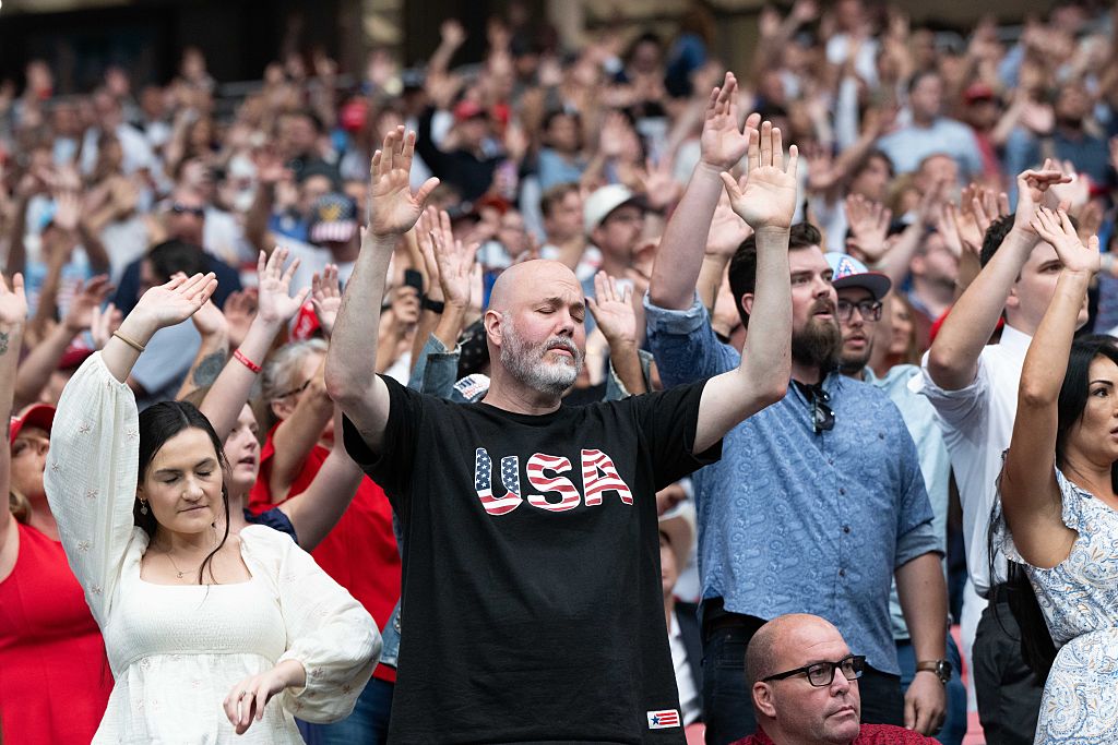 Trump pays tribute at Charlie Kirk memorial, widow says she has forgiven suspect