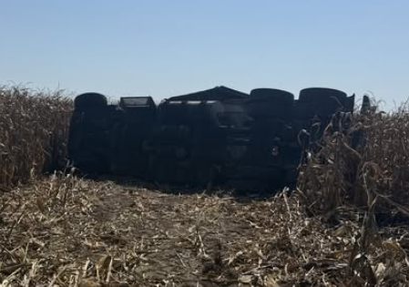 Semi crash Knox County