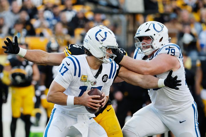 Colts QB Daniel Jones Getting Sacked