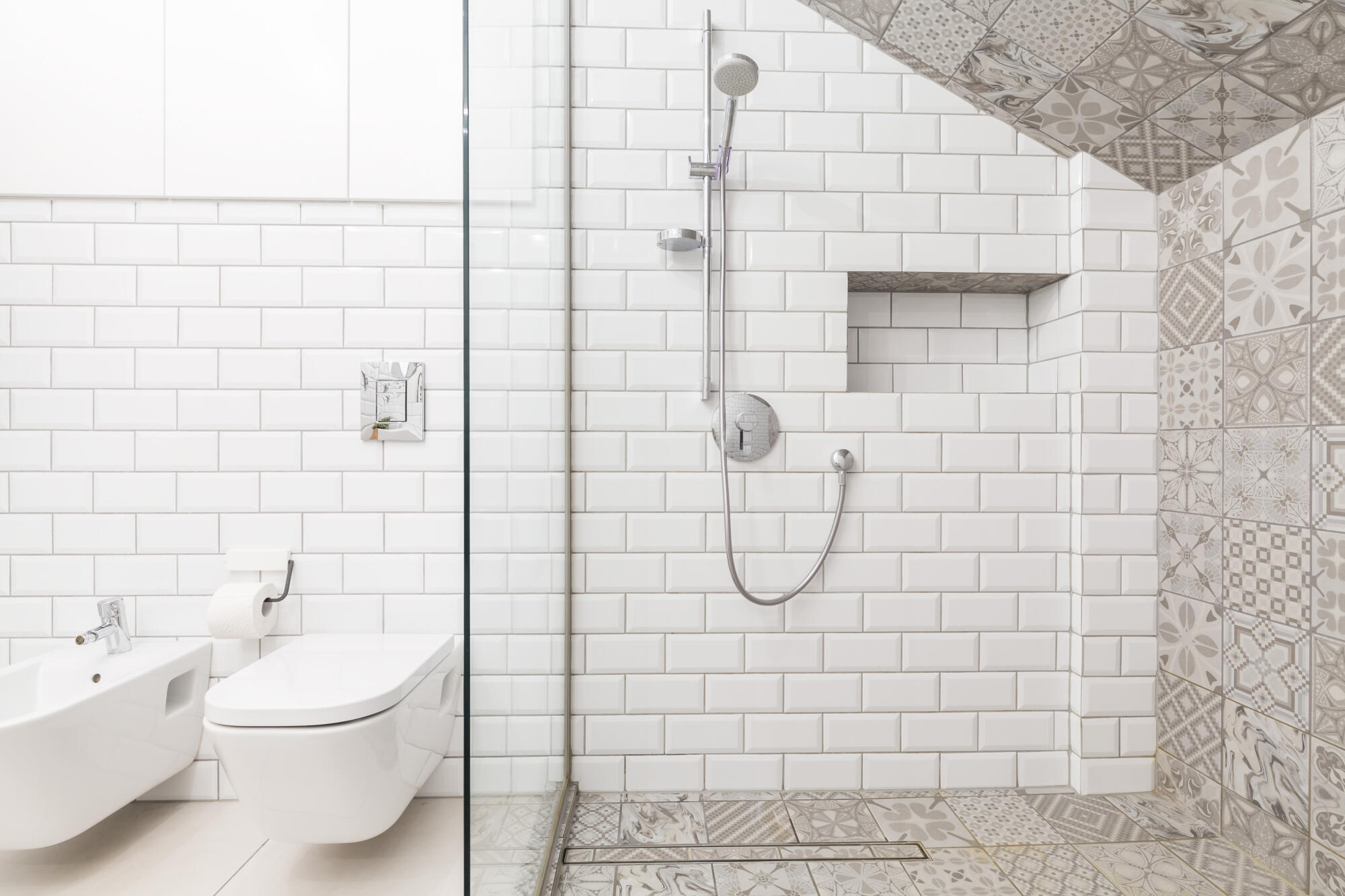 Why designers are loving the Roman-style shower right now