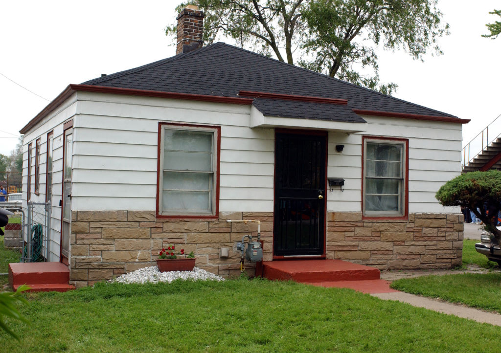 Celebrity Sightings - Bauer-Griffin - 2003