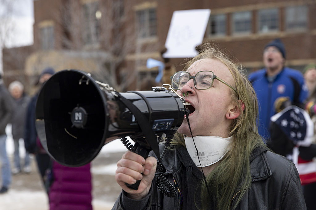 Protests continue outside ICE facility in Minneapolis