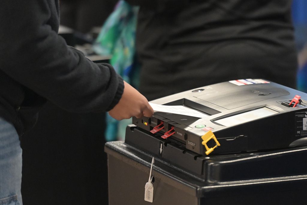 US citizens in Illinois head to the polls for State's primary election