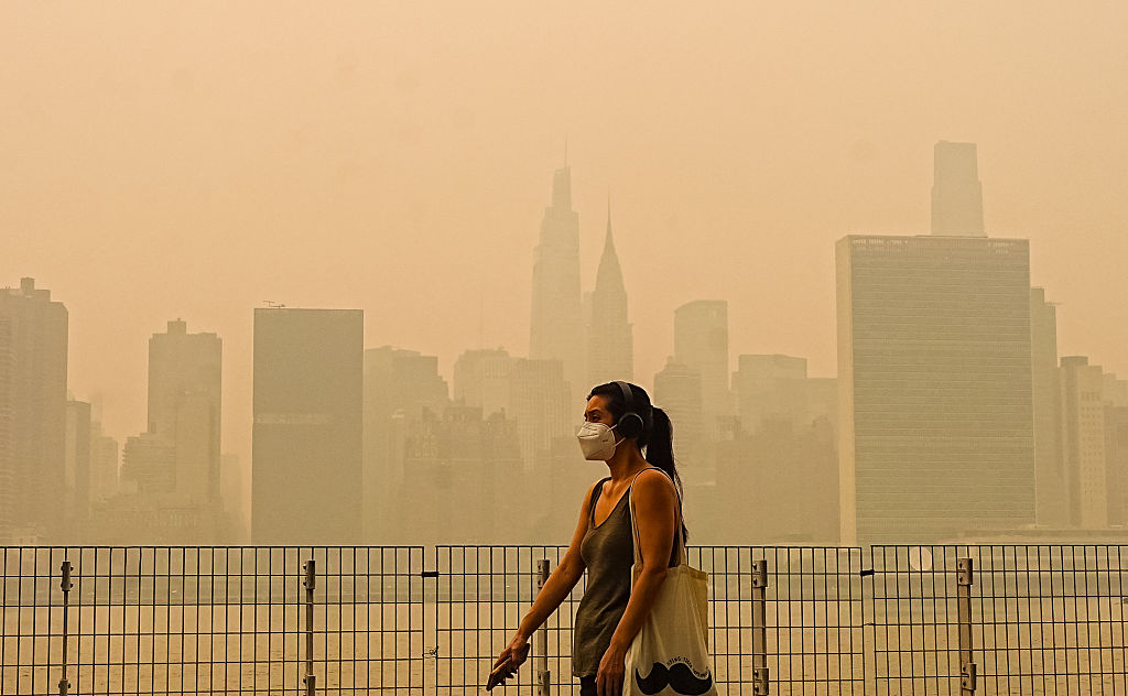 Wildfire smoke from Canada shrouds New York City skyline