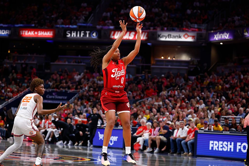 WNBA: AUG 28 Connecticut Sun at Indiana Fever